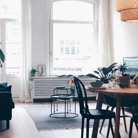 Light Spacious Apartment